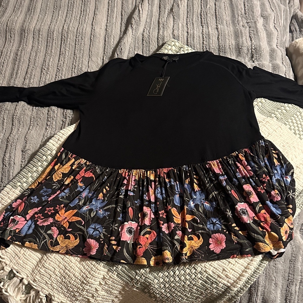 NWT DG2 women’s blouse